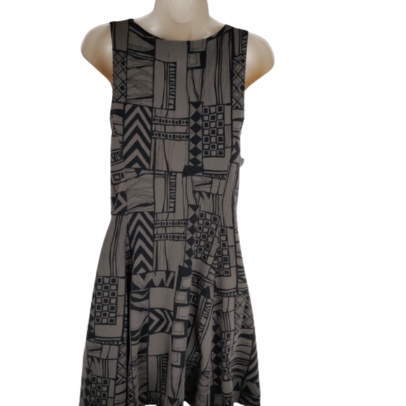 Vans women's geometric pattern skater dress size XL black and gray sleeveless - Picture 2 of 13